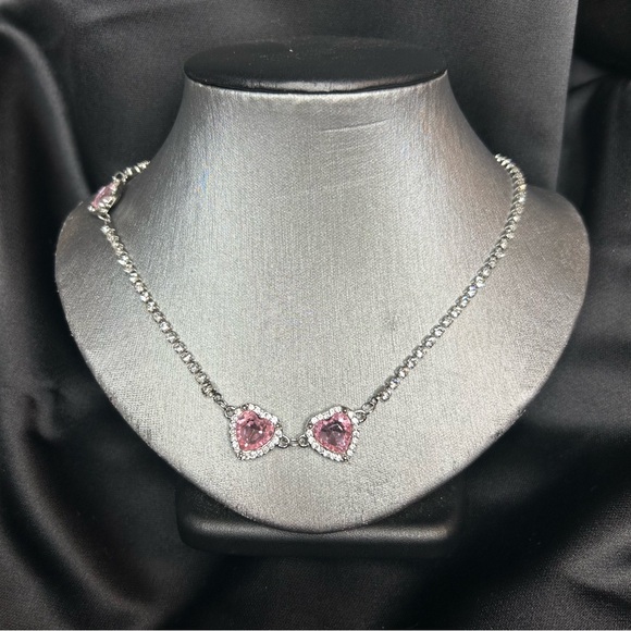 Elegant Silver and Pink Heart Necklace - Picture 1 of 2